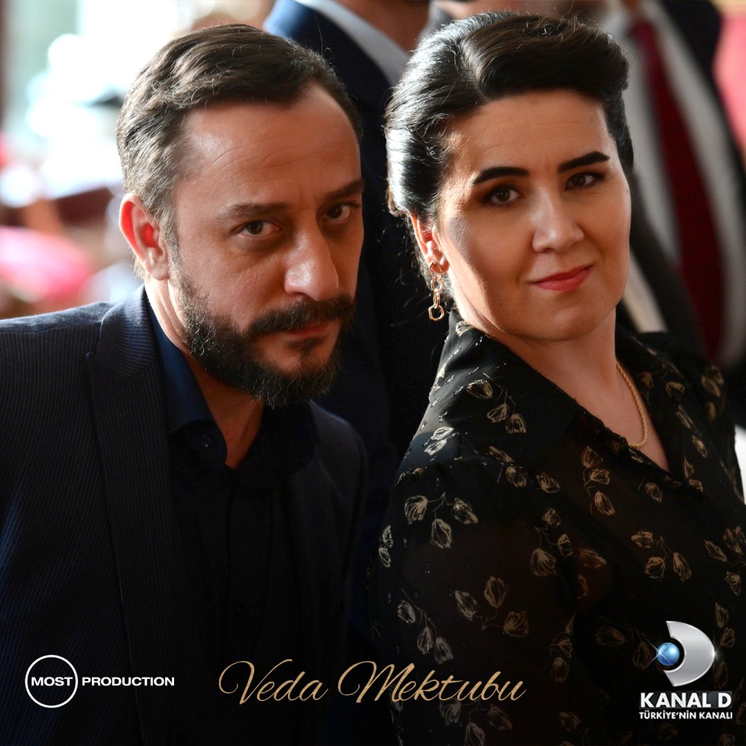 vedamektubudizi's tweet photo. Ağlamıyorum, gözüme anılar kaçtı 🥺

#VedaMektubu #KanalD

@kanald @mostproduction @rsoyyturk #EmreKıvılcım @hazarmotan @ummuputgul @Elif_cakman https://t.co/1UWLK6JdHB