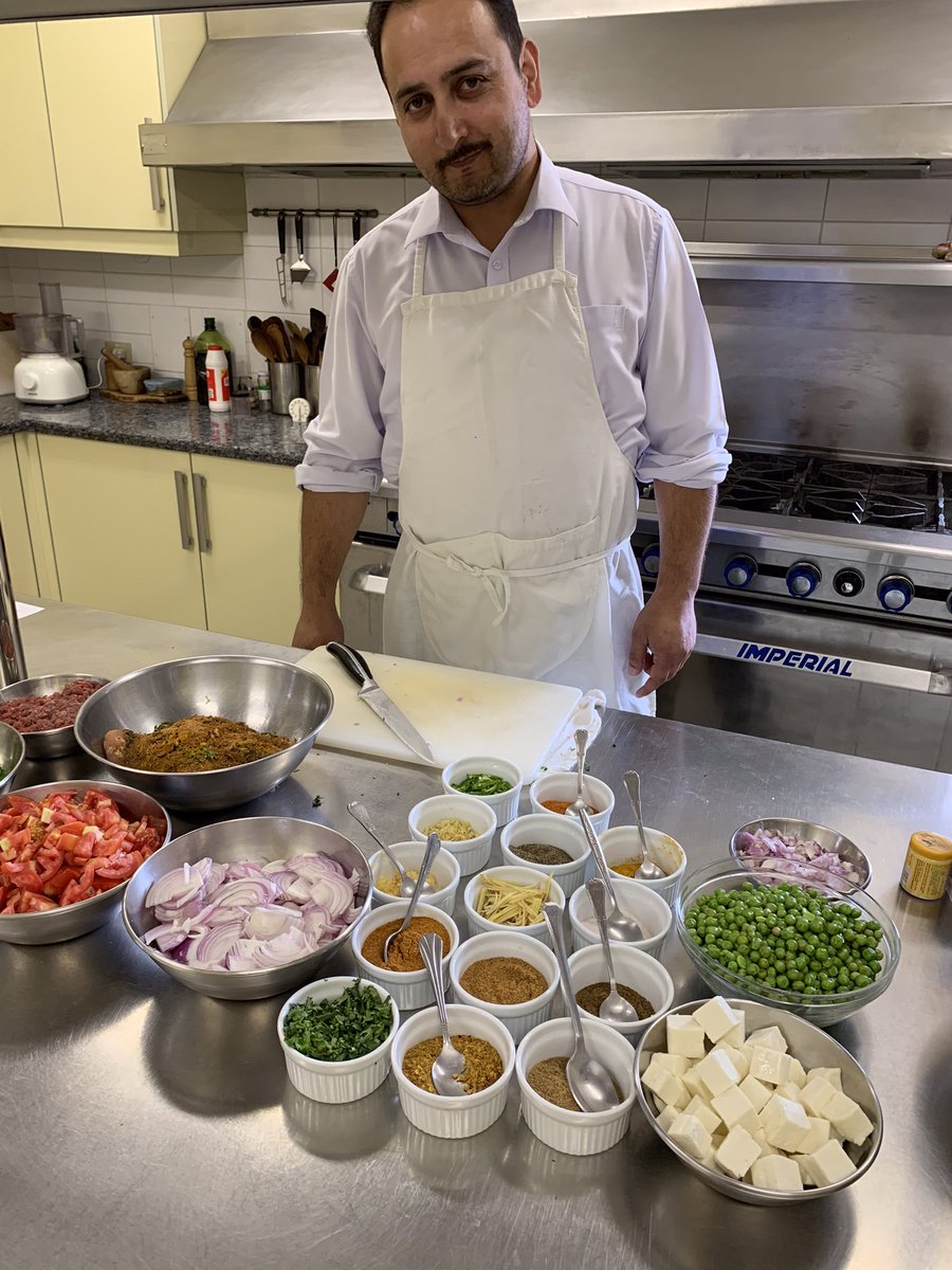 Scanlon_Leslie's tweet photo. It’s #PakistaniLunch time again, but today with a twist — we had an awesome cooking glass with Executive Chef Ikhlaq Hussain ! #ChickenSeekhKabab #MatterPaneer #BeefNihari #MuttonKarahi #GujrallaHalwa #Jalabi 🍽️ 👍😋👨🍳 https://t.co/jTHcVkhSN2