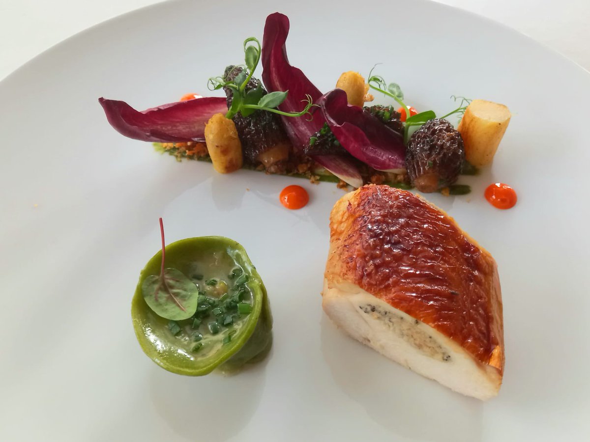 AndrasMavromma1's tweet photo. Volaille de Bresse, origan, asperge blanche, morille
Bresse chicken, oregano, white asparagus, morels
-
#mavrommatis #40ansMavrommatis #lemavrommatis #restaurantétoilé #cuisinehellénique #produitsgrecs #restaurantparis #bresse #asperge #gastronomie #gaultmillau #guidemichelinfr https://t.co/3v9KRi5kj7