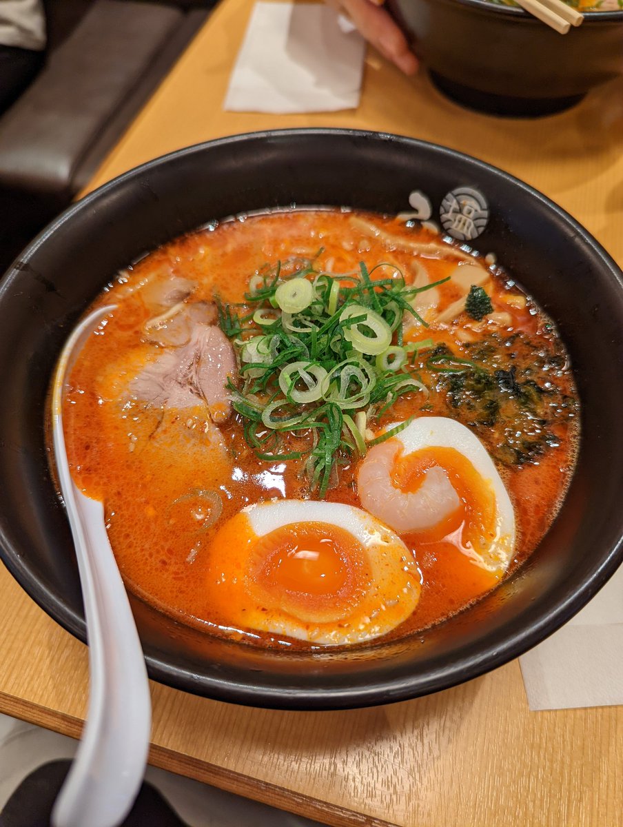 Some bits from this morning; Tsukiji Market 🐙🍣, Ginza Art Aquarium 🐠💐, and Ramen Street 🍜🤤