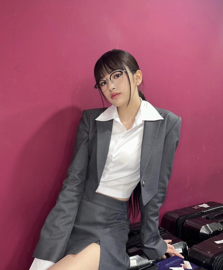 ivepics_'s tweet photo. yujin instagram update https://t.co/Cnpx4eK9ve