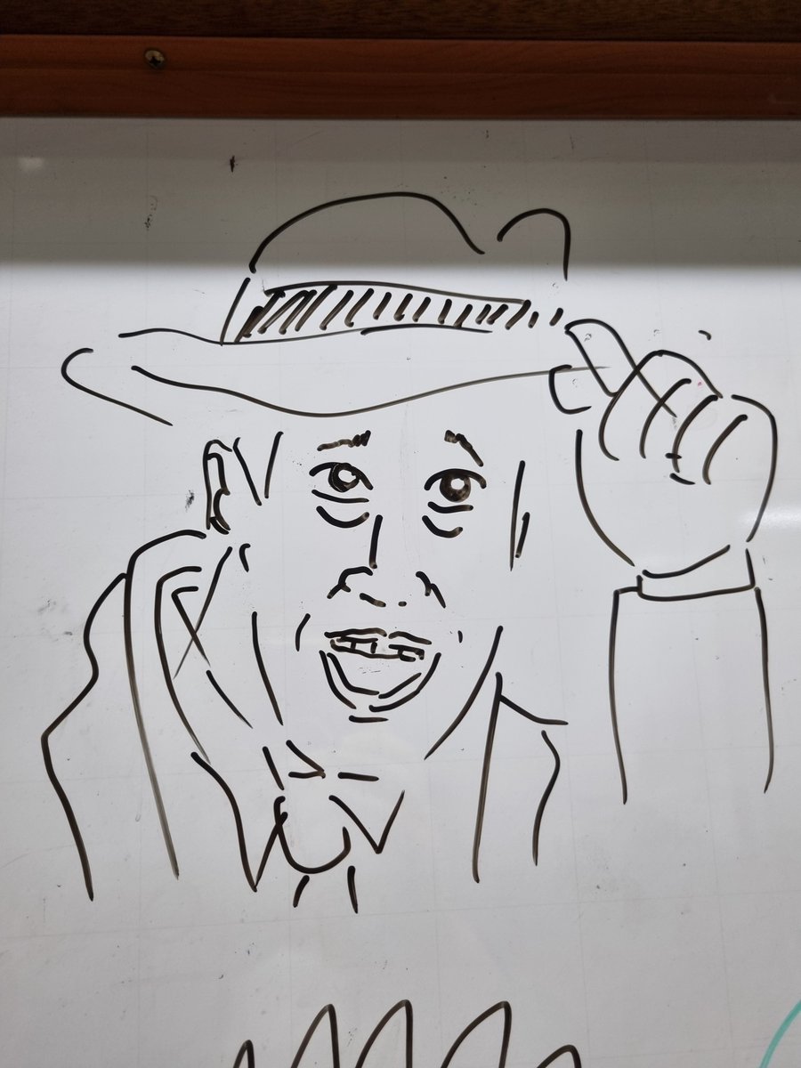 학교 칠판에 그린 야인들