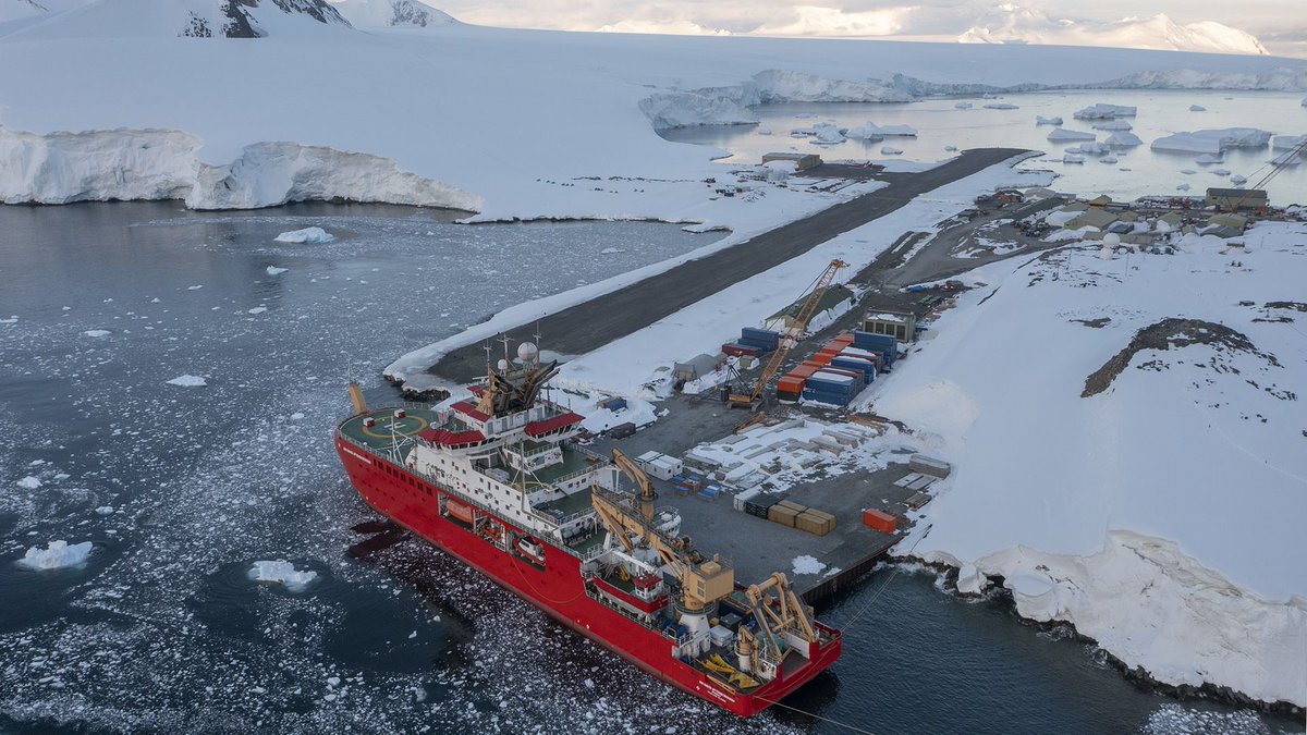 📣 Last call for passengers at Rothera! Today, the #RRSSirDavidAttenborough departs Antarctica for the season.

It leaves an intrepid 'Wintering' team who will be working through the darker and colder months.

Here's our SDA webcam and live tracker 👇
tinyurl.com/mr4c9rkn