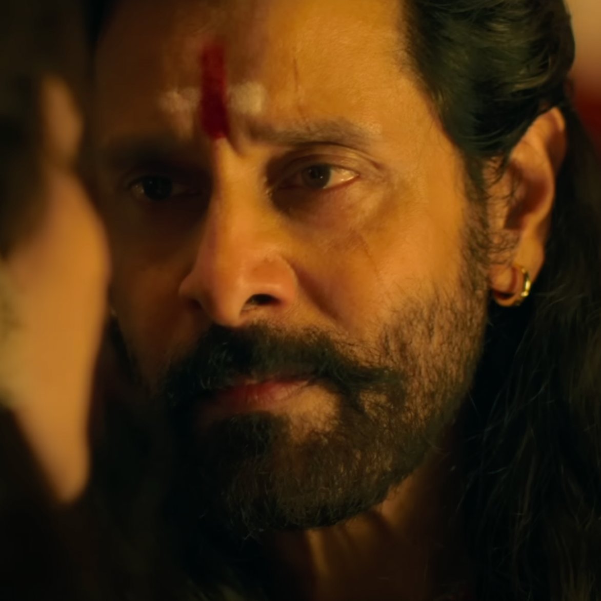 jammypants4's tweet photo. I can't rave enough about how exceptional #AishwaryaRai &amp; #Vikram were as their characters Nandini &amp; Aditha met! 

So much is unresolved, so much is unsaid: such palpable tension between them! Staged &amp; built up so well by #ManiRatnam . It was worth the wait! https://t.co/HfgsNRhITM