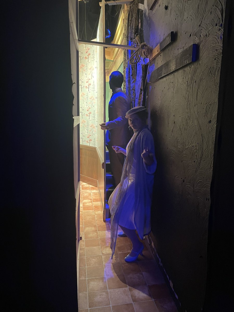 issy_van_rand's tweet photo. HAY FEVER @MillAtSonning Backstage - only 12 shows to go with this glorious cast #arethaayeh #bethlily #darrellbrockis #nickwaring #emilypanes #danfraser #willpennington #joannabrookes https://t.co/Q0muH5il3c - link in bio https://t.co/daKaPGZ9Un