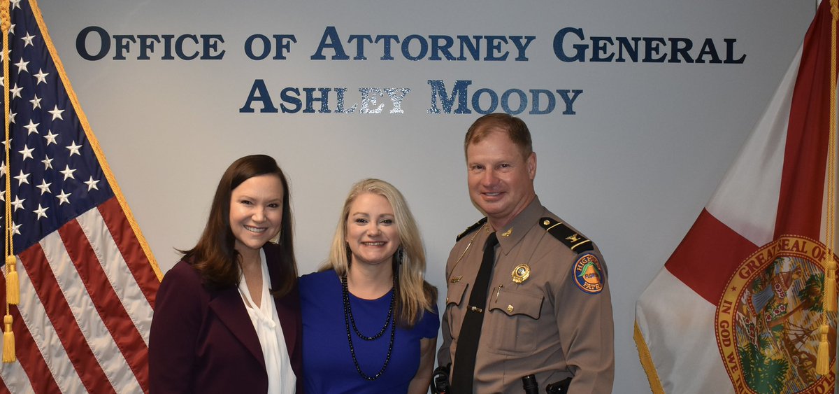 FHPPanhandle's tweet photo. Thank you Attorney General Ashley Moody for honoring our Victim’s Advocate from Troop A! She’s a dedicated wife and mom who sacrifices to serve others 24 hours a day, seven days a week and well deserving of this honor. @FLHSMV @AGAshleyMoody #floridastatecapitol #victimsadvocate https://t.co/9FV9Z6Aspa