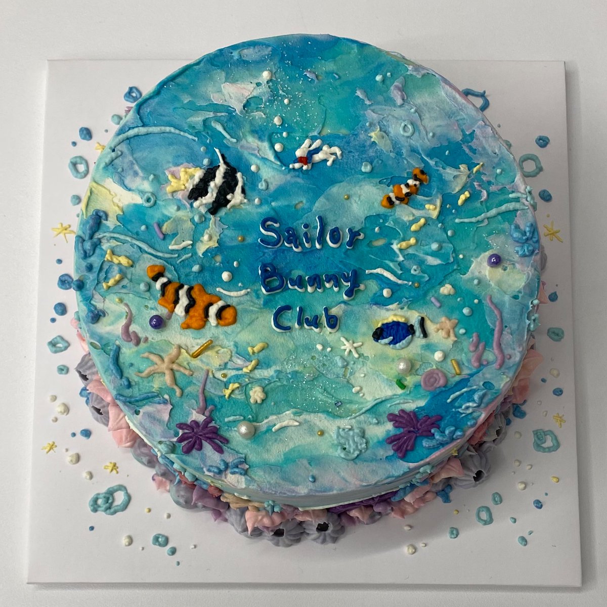 원필 생일 기념으로 맞춘 케이크 너무 이뻐서 공유해 봅니다 ꒰ ⸝⸝ɞ̴̶̷ ·̮ ɞ̴̶̷⸝⸝꒱
원필아~♡ 생일 너무너무 축하해🌊💙