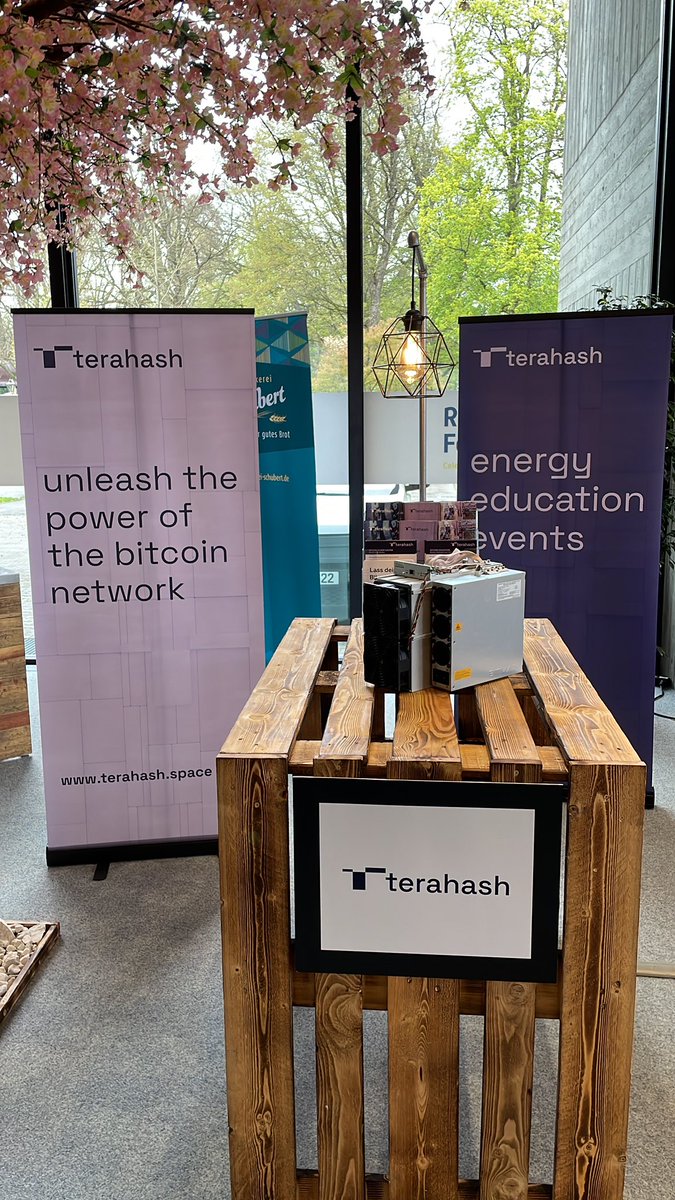 Revving up for the Rocketeer festival in Augsburg! 🚙🎉 

Come check out our booth and see why we're flying the Bitcoin flag high 🇧🇹🚩

Excited to connect with fellow digital innovators and startups in Bavaria 🚀 #RocketeerFestival #Bitcoin #Innovation
