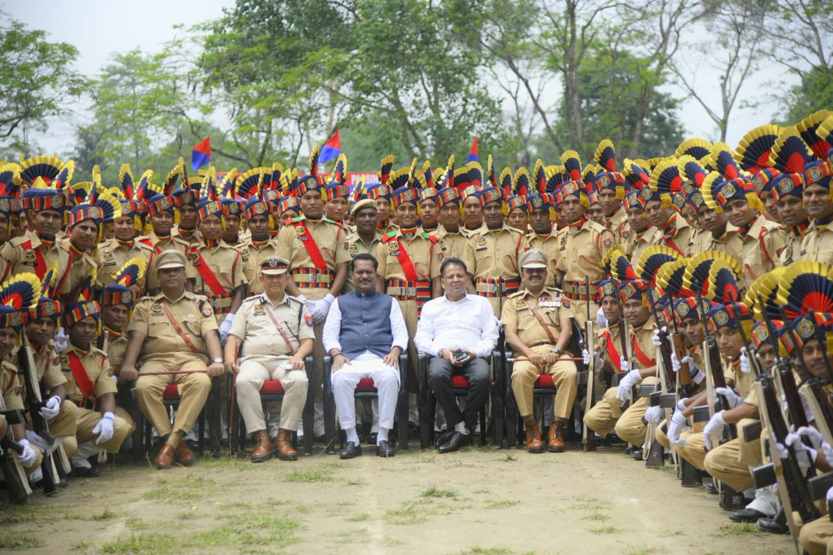 TheAshokSinghal's tweet photo. Assam Police, Always at Your Service.

Glad to attend the Passing Out Parade & Certification Ceremony of the 117th Batch of the @assampolice battalions. 

Having completed their 43 weeks training, 559 new constables of 12th AP Bn., Jamugurihaat, Sonitpur; 13th AP Bn., Lilabari, Lakhimpur; & 22nd AP (IR) Bn., Likabali, Dhemaji are today joining this decorated force today.