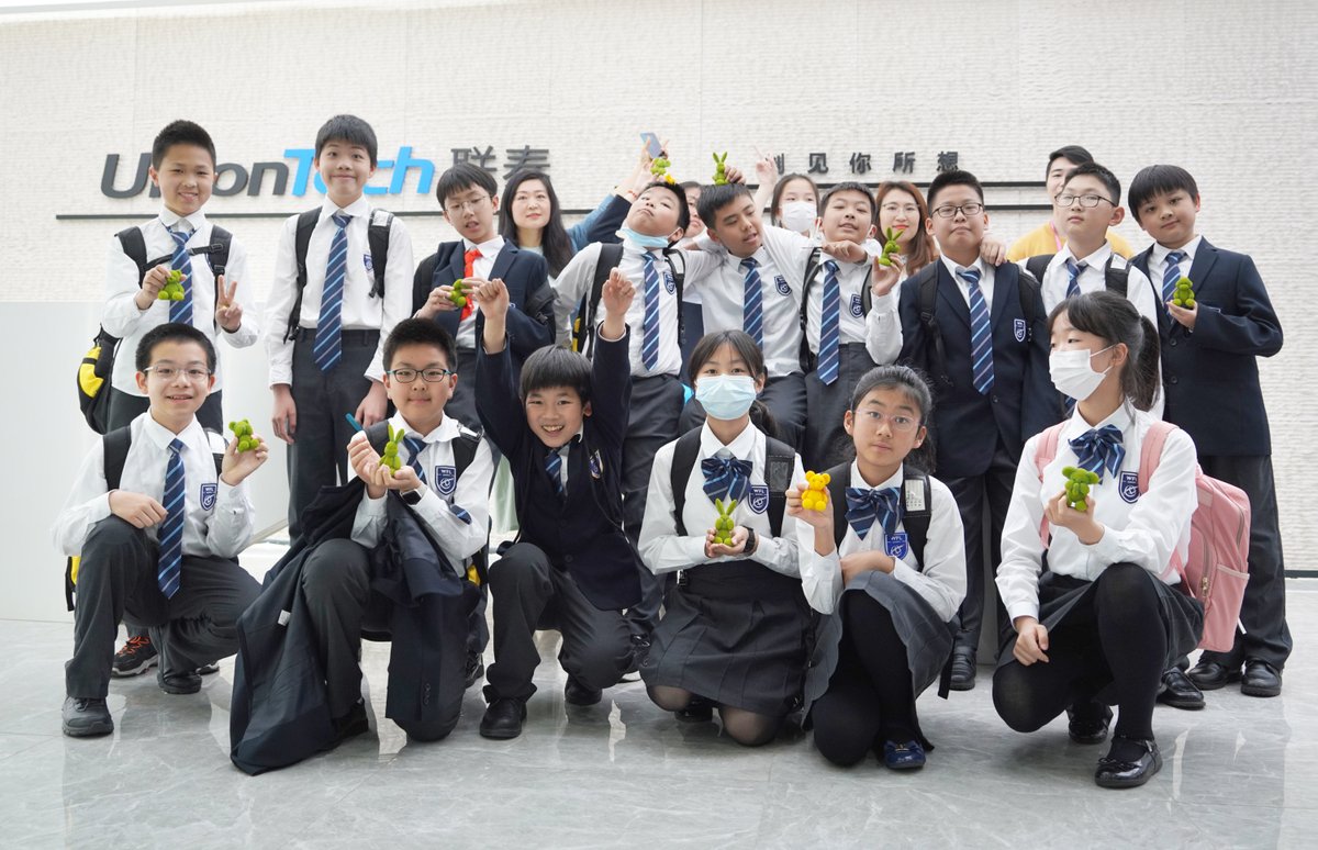 3DeVOK's tweet photo. An educational activity was organized by @uniontech_3d and 3D Science Valley, where the cross-curricular approach can improve student #engagement with hands-on learning. The vivid classroom offers a way to experience 3D printing and #iReal2E 3D scanning.
#iReal3D #3dprinting https://t.co/krtCMmdTsu