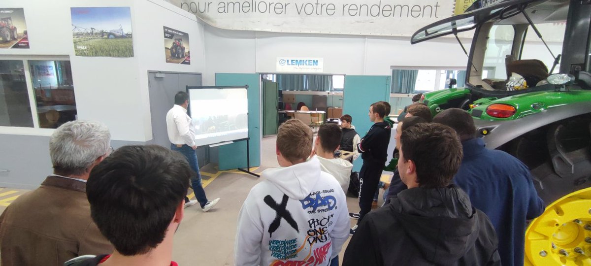 Toujours sur la formation constructeur moteur Jonh Deere sur le 6R 130 avec les BTS2@LBarbanceys  et leurs enseignants, présentation du logiciel Advisor permettant le diagnostic sur ces tracteurs. Des retours très positifs <a href="/DSDEN19/">DSDEN de la Corrèze</a> <a href="/CfaLimousin/">CFA Académique du Limousin</a> <a href="/JohnDeere/">John Deere USA</a>