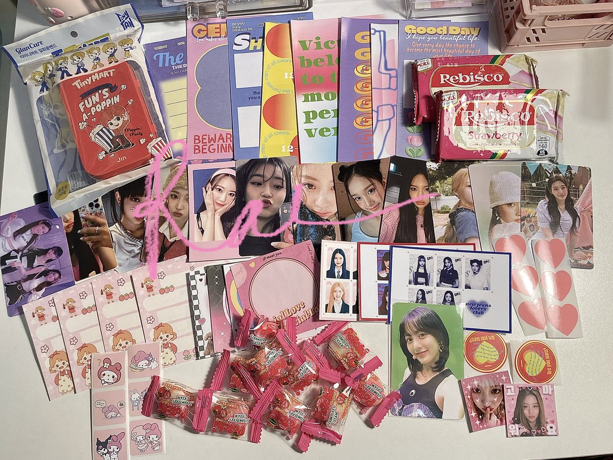 wtbeomie's tweet photo. hi bebe kwoah @chikookcart ☆
muntik na di magkasya freebies shuta ka ㅠㅠ isa and j arrived safe as ush hihi more budolz to come hayz lomv u forever 💘
#mailsforae #liyanproofs🌷 https://t.co/lHcBSPzeVj