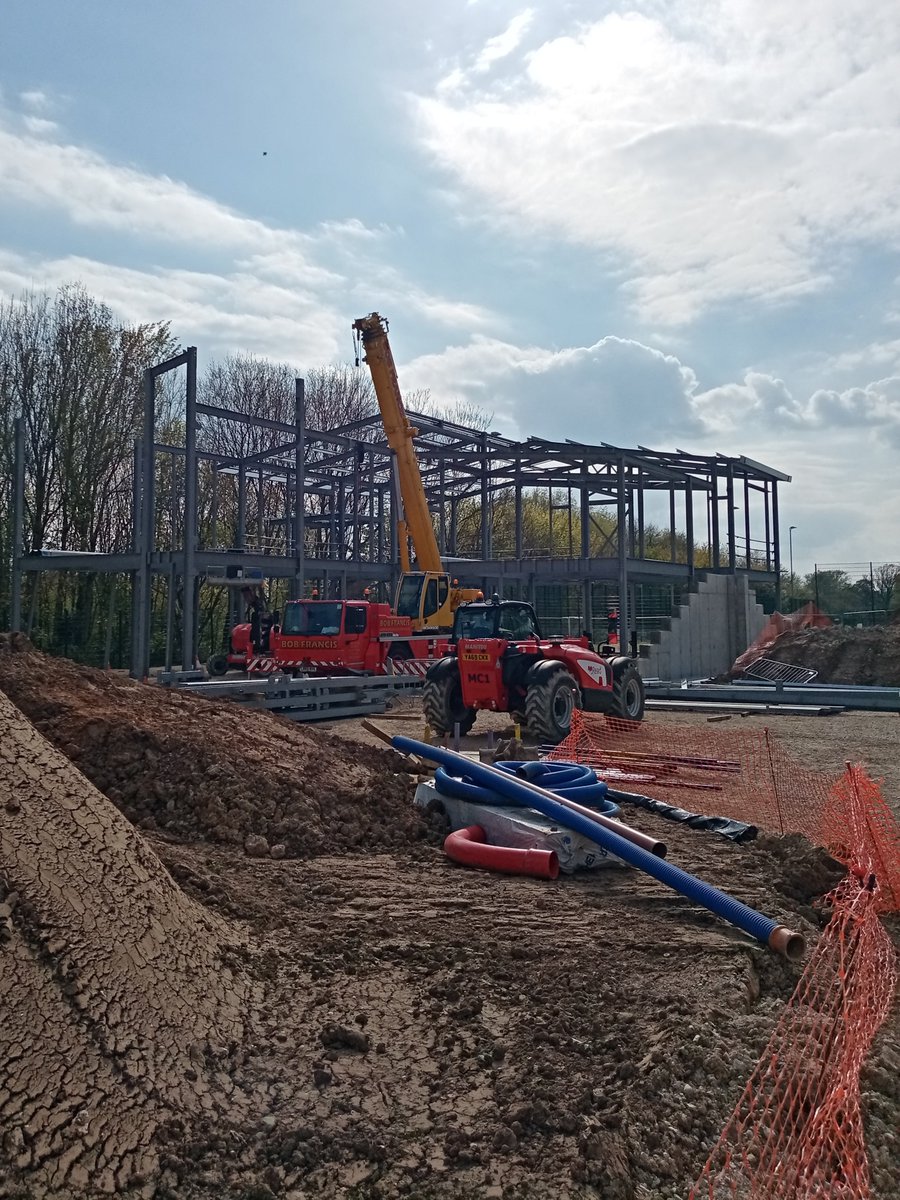 swf_consulting's tweet photo. Steel frame being erected at Holmes Chapel Comprehensive ready for new classrooms #education #steel #structuralengineering #newbuild https://t.co/lcmyNIooXc
