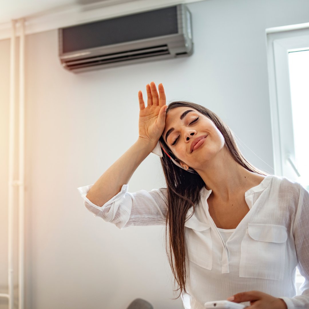 PVSolartech's tweet photo. ☀ El verano se aproxima... ¿has pensado ya cómo vas a afrontar los días de calor?

El uso de aire acondicionado y ventiladores dispara la factura de la luz y puede suponer un quebradero de cabeza. Pero... ¿y si no tuvieras que preocuparte por eso? https://t.co/KgDvETK2GP