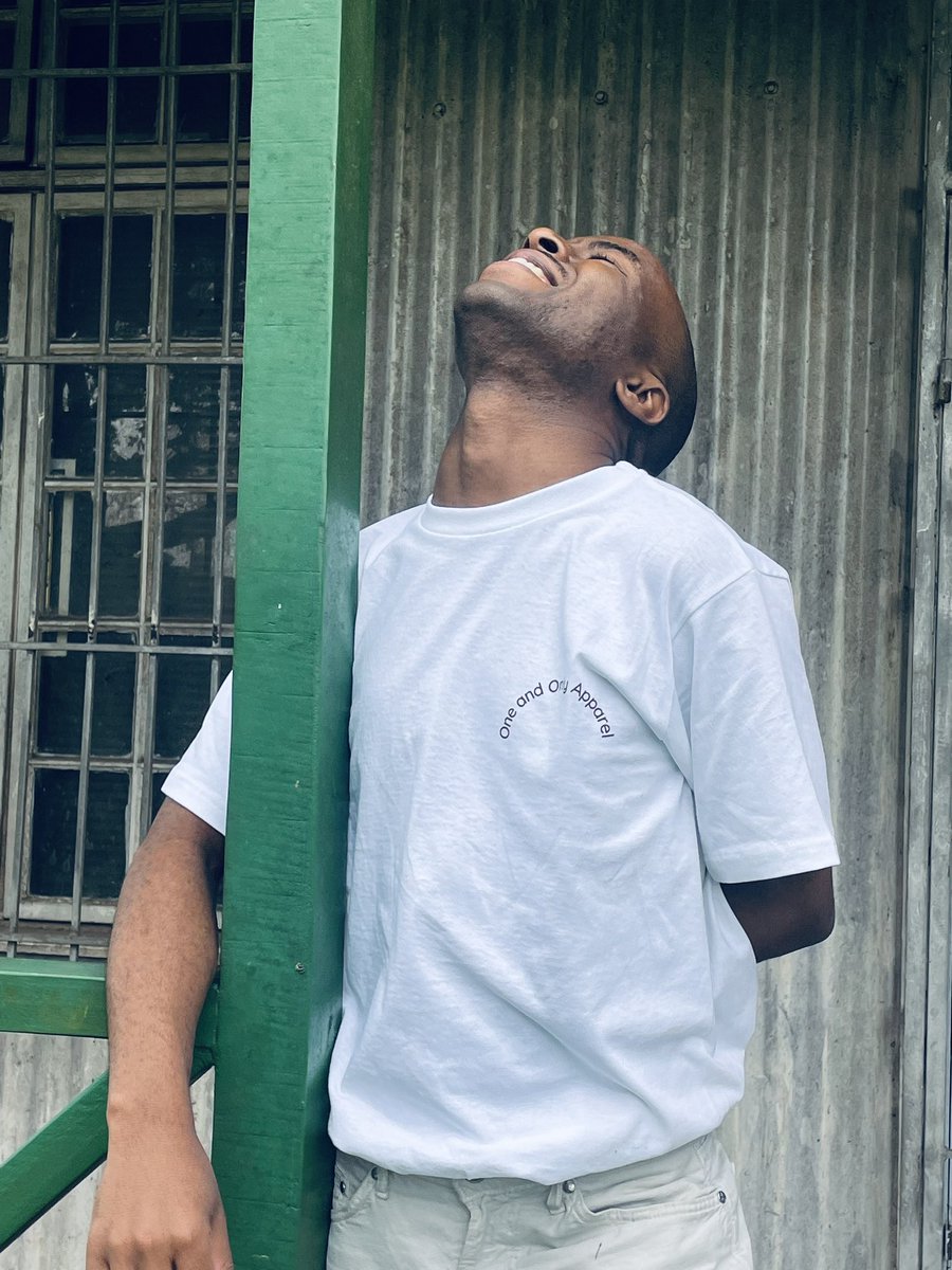 eyodwak's tweet photo. Brown Daisy T-Shirt Available for pre-order. R350 https://t.co/S2vIB3STja