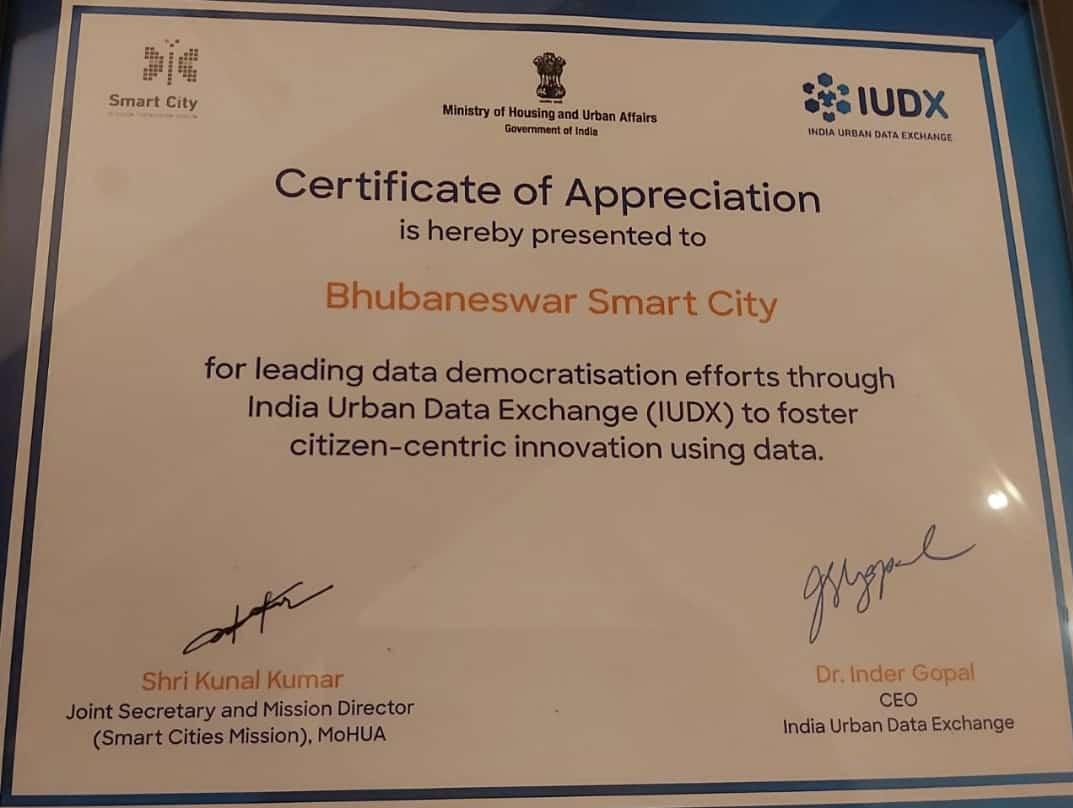 Bhubaneswar Smart City bagged the award for leading data democratisation efforts through India Urban Data Exchange (IUDX) to foster Citizen centric innovation using data at the Smart Cities conference held in Chandigarh”. . #SmartCities #BhubaneswarFirst #CitizenInnovation