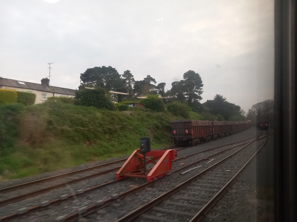 A view of the rear of a freight train 🚆 on the Navan branch in #Drogheda in #CountyLouth from onboard the 18.05 Belfast Lanyon Place-Dublin Connolly Enterprise train 🚆 on 27.4.2023. Freight trains to and from Tara Mines travel along the Navan branch