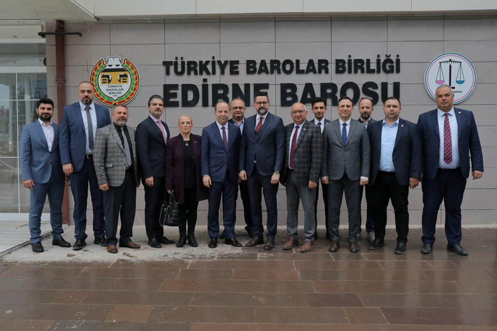 edirnededeva's tweet photo. Cumhuriyet Halk Partisi, Demokrat Parti, Gelecek Partisi, Saadet Partisi’nin Edirne İl Başkanları,  Milletvekili Adayımız Av. Ufuk Kanışkan ve Belediye Başkanlarımız Recep Gürkan, Özkan Günenç ile birlikte Edirne Barosu Başkanı Gökhan Karakoç ve Baro YK üyelerini ziyaret ettik. https://t.co/60RYDCmpfp