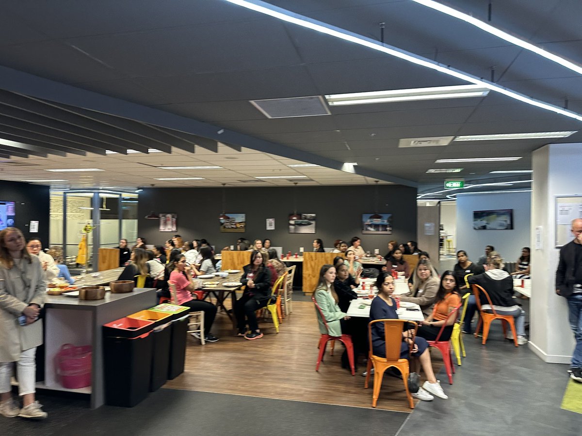 She# (She Sharp) tweet media