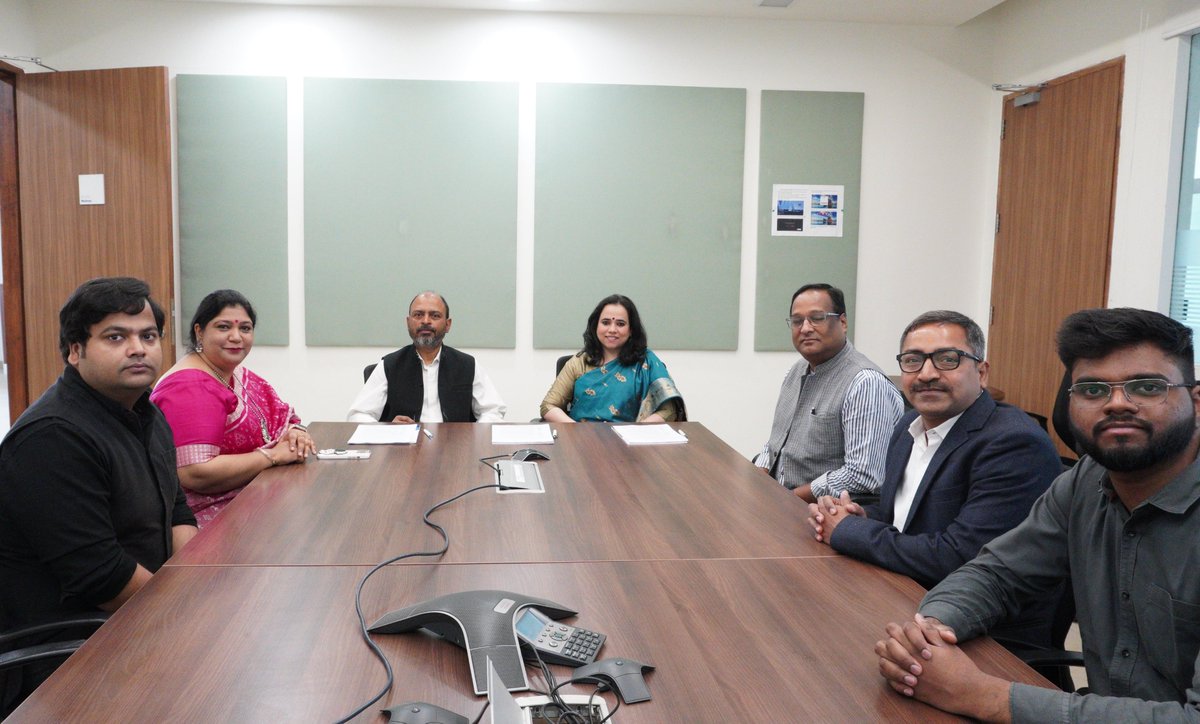 MoU between <a href="/BIPP_ISB/">Bharti Institute of Public Policy</a> &amp; #HindustanUnilever to collaborate on the impact evaluation of HUL's ‘Prabhat Poshan Saathi’ programme. The institute will work with #HUL &amp; its implementation partners - <a href="/AIFoundation/">American India Foundation</a> &amp; <a href="/sharpngo/">SHARP NGO</a>. It was signed by <a href="/AshwiniChhatre/">Ashwini Chhatre</a> &amp; <a href="/KanikaPal/">Kanika Pal</a>.