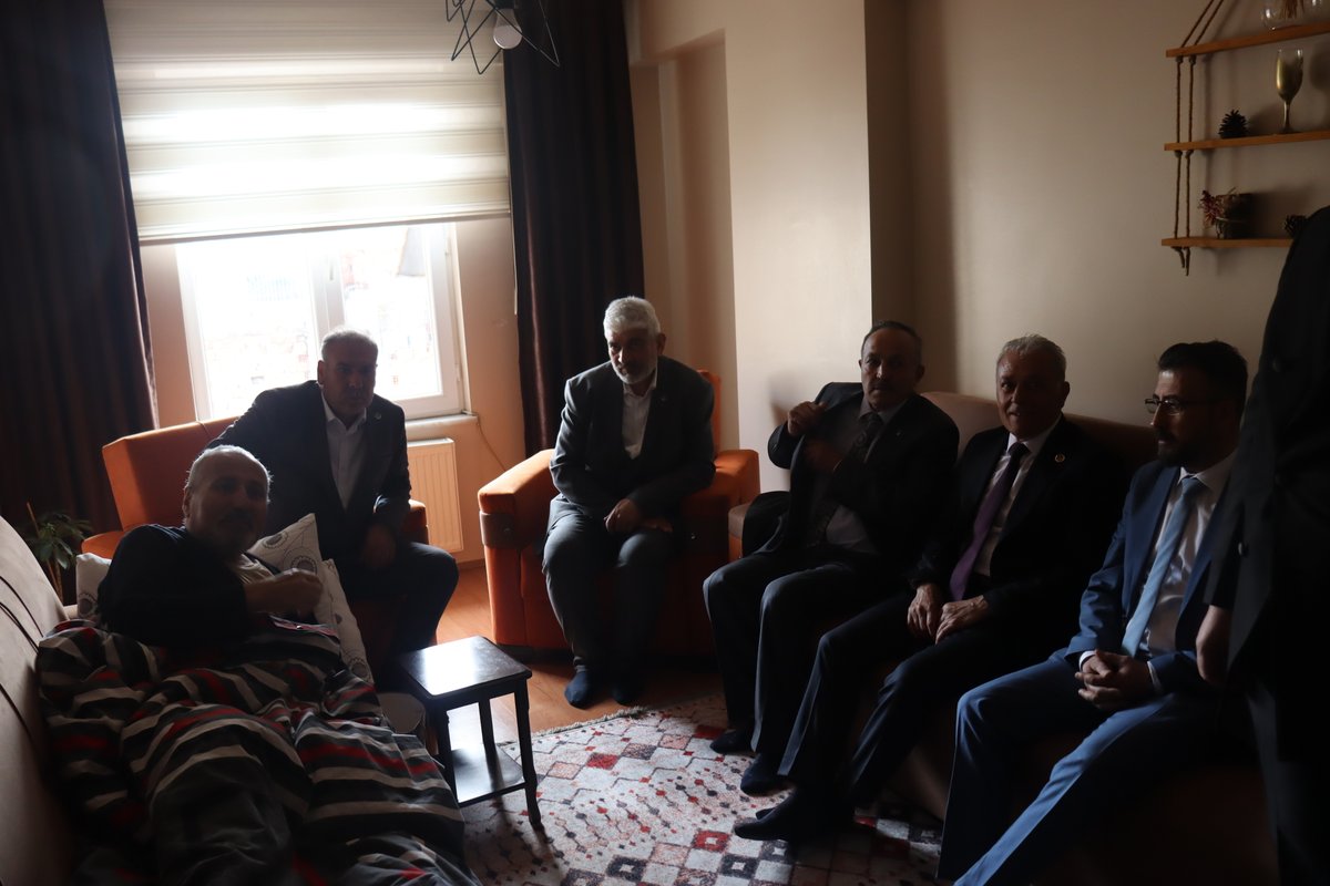 FehmiGNEY5's tweet photo. BÜYÜK BİRLİK PARTİMİZE GÖNÜL VERMİŞ SUNGURLU TEŞKİLATIMIZDAN DAVA ARKADAŞIMIZ SAYIN İLHAN BAYAV ABİMİZE GEÇMİŞ OLSUN ZİYARETİNDE BULUNDUK. https://t.co/AEC8c5uXy7