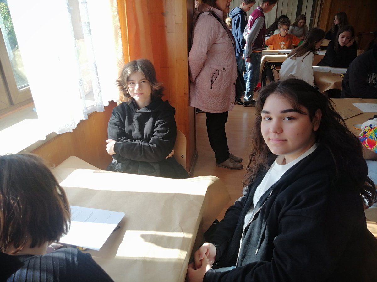 mudurant's tweet photo. Bugün ki konumuz karınca yuvaları. Çocuklar çalışmalara başladı. Viel Spass 😊 @bahcesehir_k12 @bahcesehirant @HUSEYiNSARI07 @kadirsari_offcl @sbalci07 @Cevlik_f @Duru6174 @NayYesim @mahirarslan_BK @NutkiyeSenturk @emelsari https://t.co/PVHJI89TQU
