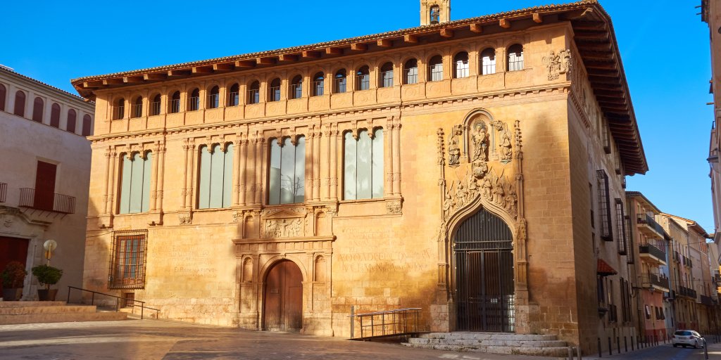 c_valenciana's tweet photo. 🔔¡Mira atentamente estas imágenes!🔔
¿Sabrías decirnos en qué monumental ciudad de la provincia de Valencia estamos de itinerario? #MediterráneoEnVivo https://t.co/pJRIRZ4PGI