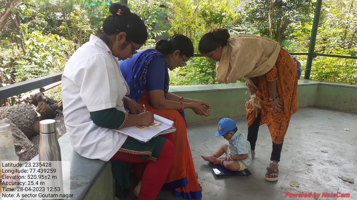 manjupa10776495's tweet image. वार्ड - 58 zone-2 आज टीकाकरण  के दौरान हितग्राहियों को डेंगू मलेरिया के बारे में बताया गया साथ ही कम्युनिटी में लारवा सर्वे किया
।#dangue #Embed2endmalaria #malariyafreebhopal @santoshbhargav2 @probhopal @CollectorBhopal @sksomya