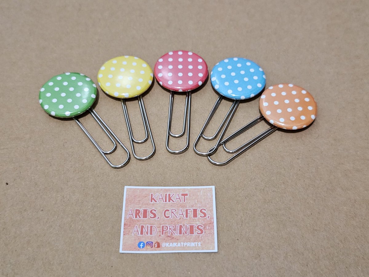 kaikatprints's tweet photo. BUTTON PAPER CLIPS
Design A. Random designs
Design B. Primary Pin Dot
Design C. Kraft
Size: 1 inch
Shopee Link: https://t.co/qEOCGmKKWA
For inquiries and bulk orders, send us a message.
#buttonpaperclips #buttonclips #paperclips #crafts #crafting #kaikatprints #kaikatcrafts https://t.co/Vlz86qjFUa