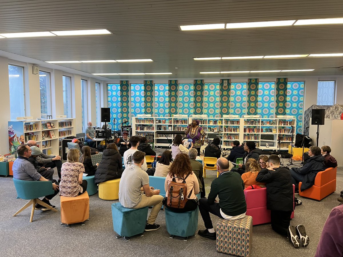 nightczar's tweet photo. Great to see so many people turn out for #LibraryLates last in Bromley, part of @LBofBromley Night Time Enterprise Zone programme, supported by @MayorofLondon
Lots of activities being enjoyed by residents and visitors of all ages. https://t.co/99sPLpZLeE