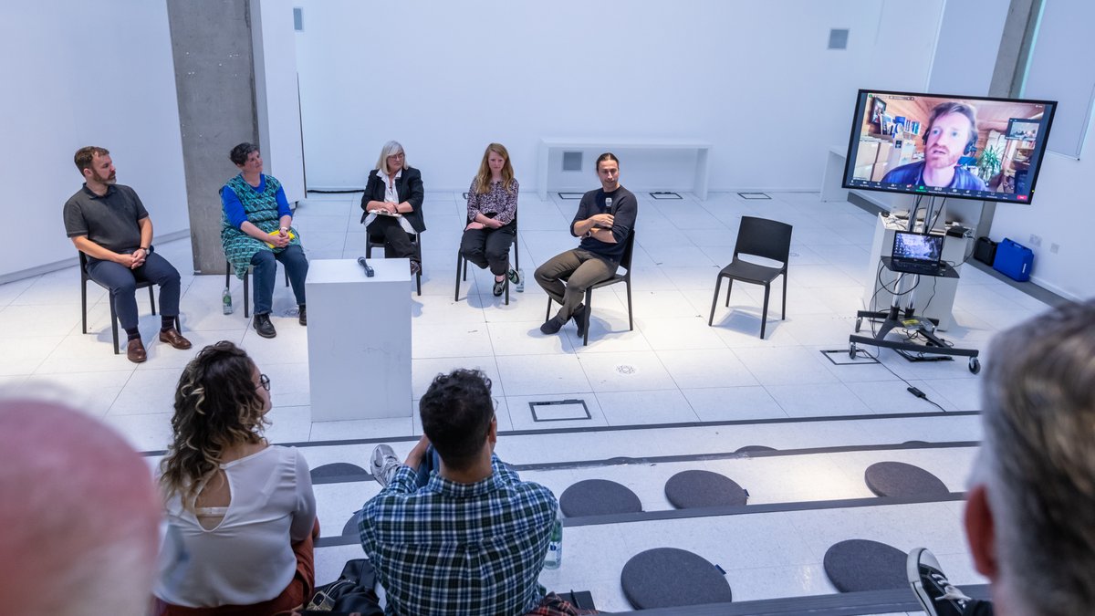 cognitionart.com

A new platform to support artists who would like to engage with the scientific community, with expert advice, venues, funding and anything else they might need.

 It's all there, or at least we think so, but what do you think?

forms.gle/2CG4daRVTH22He…