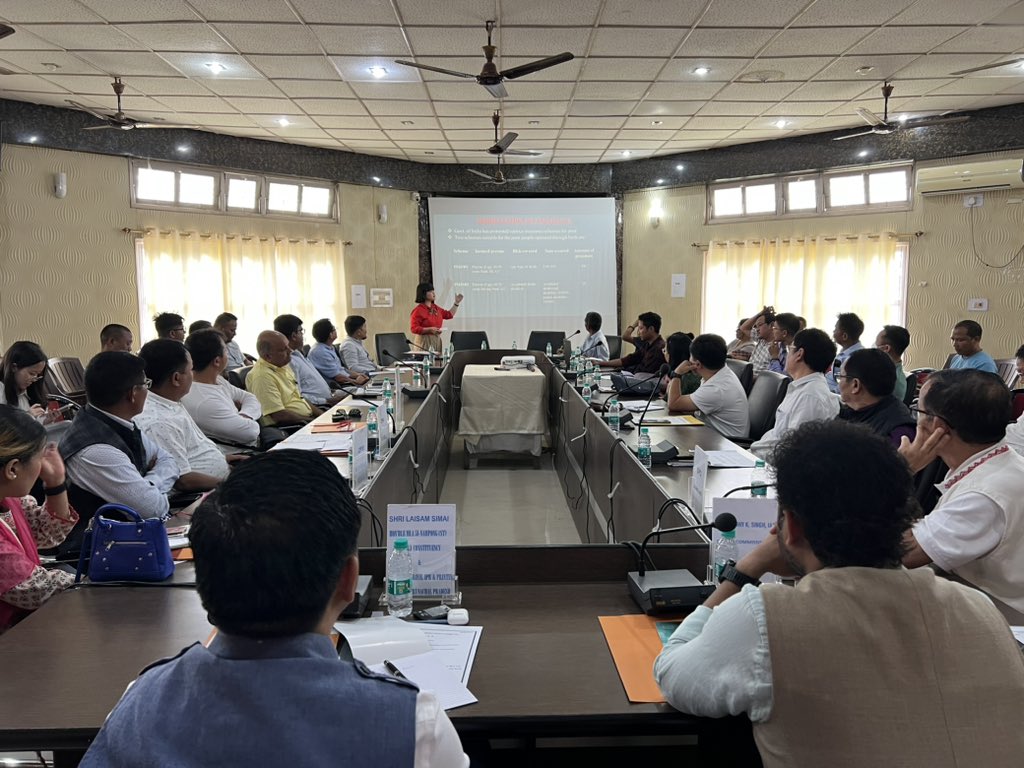 Laisam_Simai's tweet photo. Attended first quarter DLMC meeting at Jairampur Chaired by DC Changlang @SunnySinghIAS . All deptts presented their status of work. Urged all deptts to work with rejuvenated efforts to achieve the visions of HCM @PemaKhanduBJP . All ZPMs of Jairampur Sub-Division also gave their valuable inputs .  @
