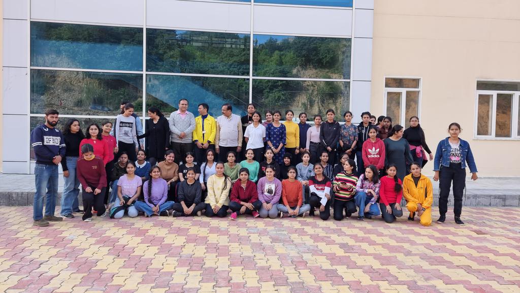 vinaykdhiman's tweet image. Igniting the spark! The future #spaceScientists at @isro Satish Dhawan Centre for #SpaceSciences @OfficialCuj