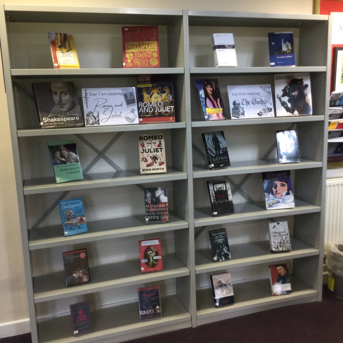 AshfordSchLib's tweet photo. Showcasing this term’s @AshfordEnglish topics for Years 7 and 8.

(Not that I ever need much [i.e. any] persuasion to showcase #Shakespeare and the #Gothic…)

Looking forward to welcoming both year groups in their next library lessons.

#InspiringMinds #libraries #books #reading https://t.co/vHIbopQ8a2
