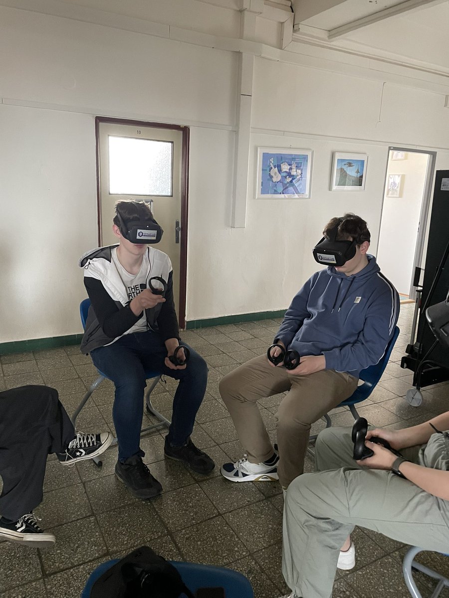chi_stemgems's tweet photo. Final day with the Erasmus project in Czech Republic and the @Chi_College students are trialing an Ecosphere VR app and exploring the jungles of Borneo https://t.co/sDczk7Hat2