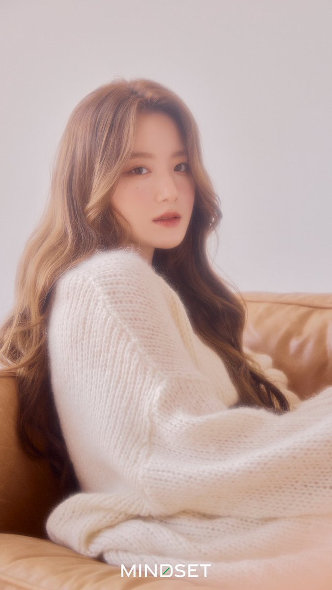 shulogic's tweet photo. *talking about predebut*

🐺: i was worried that people wouldn’t understand what i was saying. i was upset when people just left while i was talking. i didn’t want to talk after that. https://t.co/lOtIbVADBG