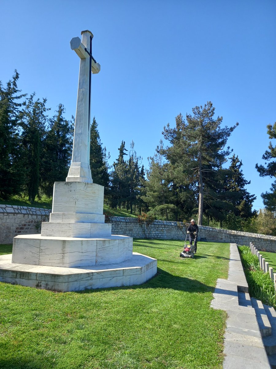 ChantzisNikos's tweet photo. Cutting adges and mowing the grass in @CWGC Kirechkoi - Hortakoi Military Cemetery. https://t.co/f4h5Zpr4LZ