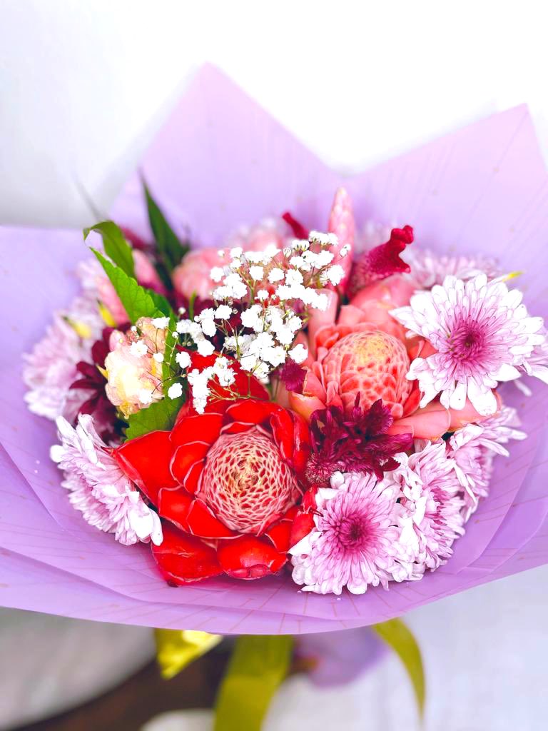 vughnn's tweet photo. Hi babies, I make really nice fresh and faux flower bouquet. From as low as 20,000 I can do something nice for your loved one. Please refer me💗 https://t.co/pynRH8crcS