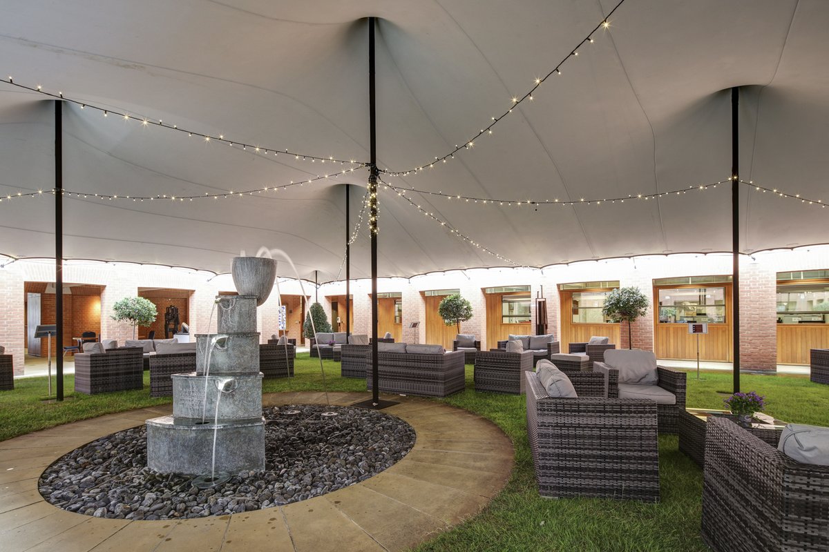 Have you booked your summer party yet? @HaberdashersCo has a beautiful large courtyard perfect for summer BBQs and if you want to be prepared for all weather we can fit a tipi! #summerparty #liveryhall #bbq #graysons #haberdashers #eventprofsuk #londonvenues #kingscoronation