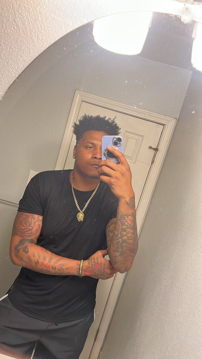 NoChillCloud's tweet photo. Baby you 👶🏽 vs grown you 🙎🏽‍♂️ https://t.co/hMJAvHgAmZ