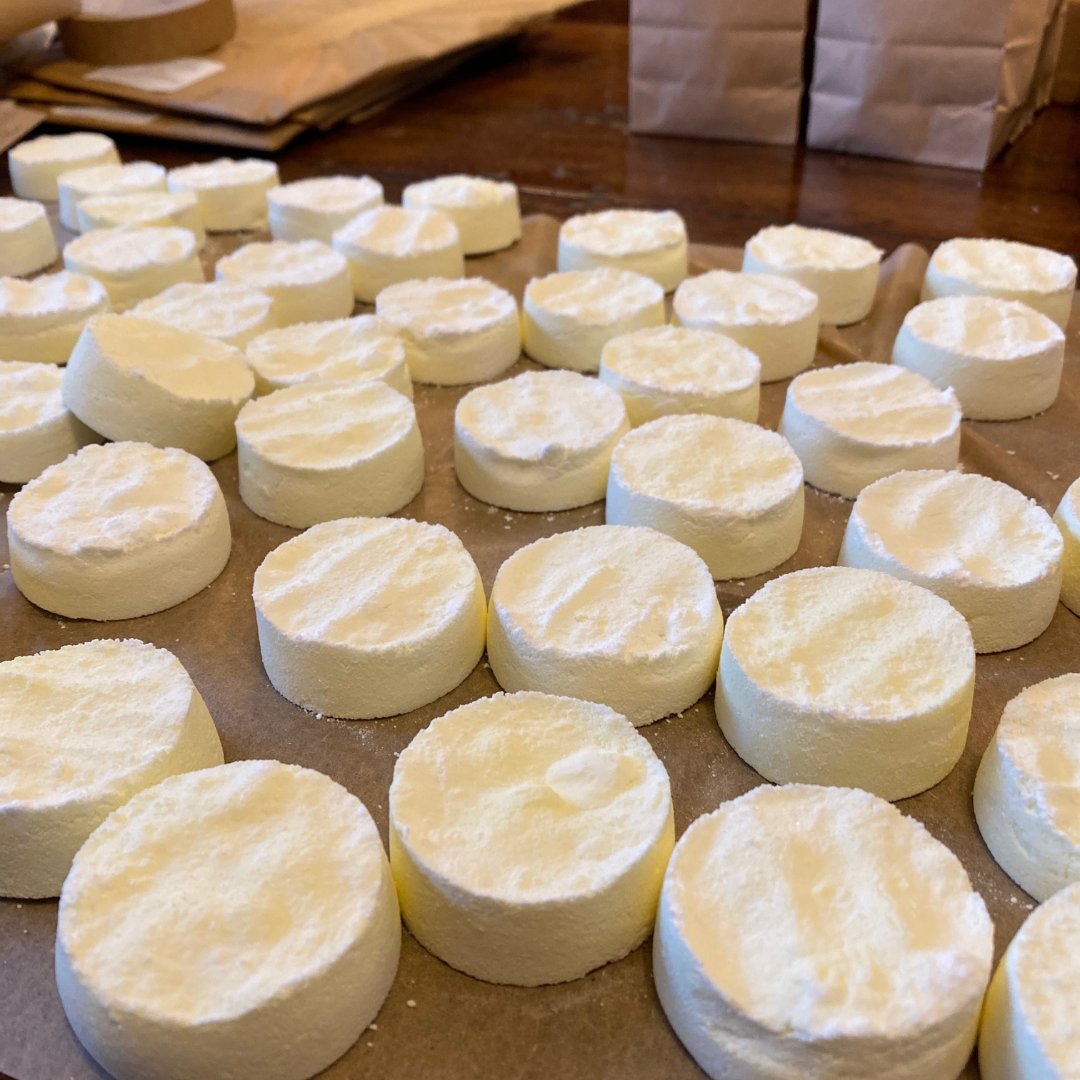 TModernGrandma's tweet photo. Busy making and packing these wonderful Sweet Orange and Grapefruit Shower Steamers for the corporate Self Care boxes I'm sending out for Mental Health Week.

Have you tried Shower Steamers?

#showersteamers
#zerowaste
#mentalhealthweek
#selfcare
#smallbusiness
#handamade https://t.co/9NtFn0nM1W