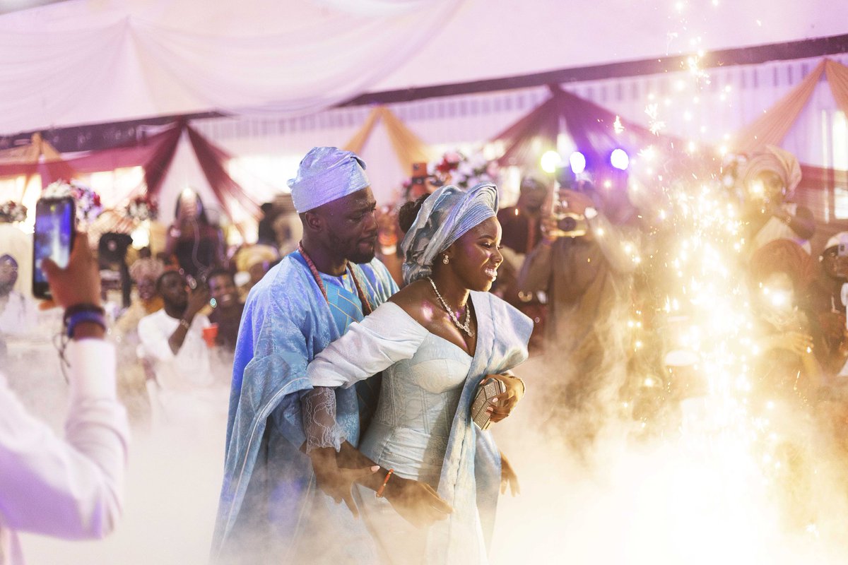 Ogundele Ayorinde (@dphotograbber) on Twitter photo What if I told you, these photos on this thread were from a fake own wedding organised by the faculty of engineering, university of Lagos <a href="/_ulesofficial/">University of Lagos Engineering Society</a> to conclude their final year week festival.
Photographer : @dphotograbber
#ules #TR3 #wedding #lagos #Engineering #unilag What if I told you, these photos on this thread were from a fake own wedding organised by the faculty of engineering, university of Lagos <a href="/_ulesofficial/">University of Lagos Engineering Society</a> to conclude their final year week festival.
Photographer : @dphotograbber
#ules #TR3 #wedding #lagos #Engineering #unilag