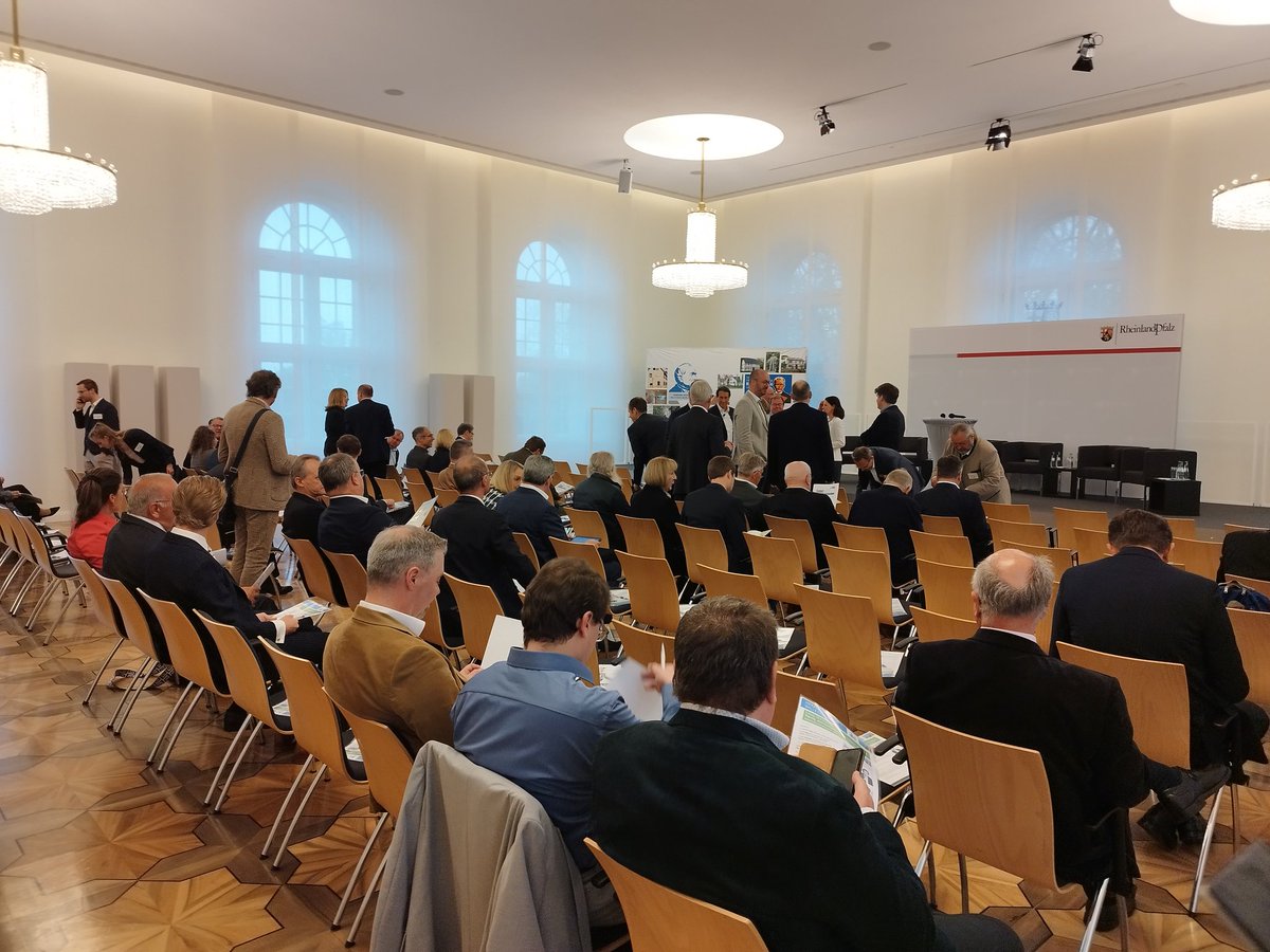 KMaerz (@korbinianmaerz) on Twitter photo Die Tagung "Genossenschaftsidee leben!" beginnt! Wir freuen uns auf die spannenden Diskussionen und Impulse <a href="/FWRGesellschaft/">Raiffeisen-Gesellschaft</a> Die Tagung "Genossenschaftsidee leben!" beginnt! Wir freuen uns auf die spannenden Diskussionen und Impulse <a href="/FWRGesellschaft/">Raiffeisen-Gesellschaft</a>