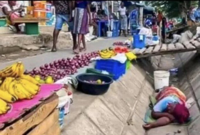 If your mum sacrificed for you to be where you are. Let's appreciate them❤️❤️