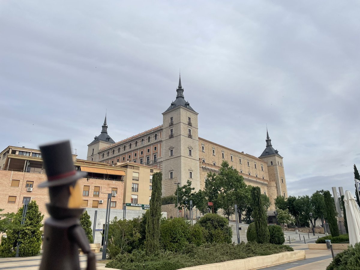 Catedral y Alcázar de Toledo.

#layton #profesorlayton #professorlayton #toledo #turismo #españa #vacaciones