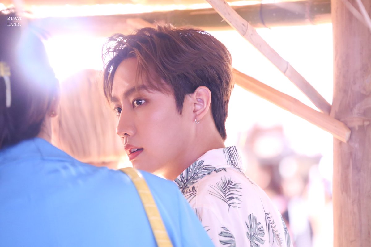 SiwatLand's tweet photo. 🥺
__________
#MSIWAT 
#SHEINTHxPromMark https://t.co/Jxz5HFYdnN