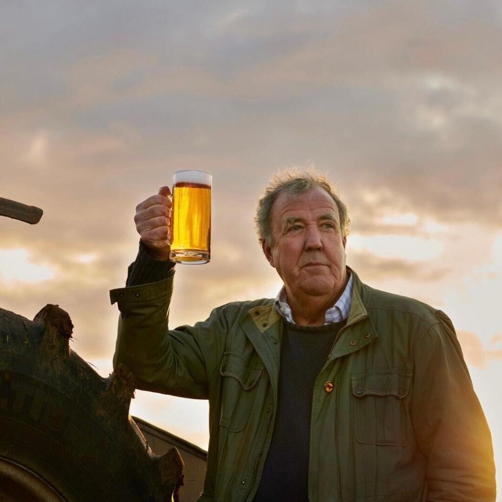 🌟 Introducing: @hawkstone Premium Lager and Cider 🌟

Hawkstone Lager is the brainchild of Jeremy Clarkson and Rick &amp; Emma from Cotswold Brew Co. As so many of us saw in the TV documentary ‘Clarkson’s Farm’, Jeremy put blood, sweat and tears into cult… instagr.am/p/CrkoNzHN5yn/