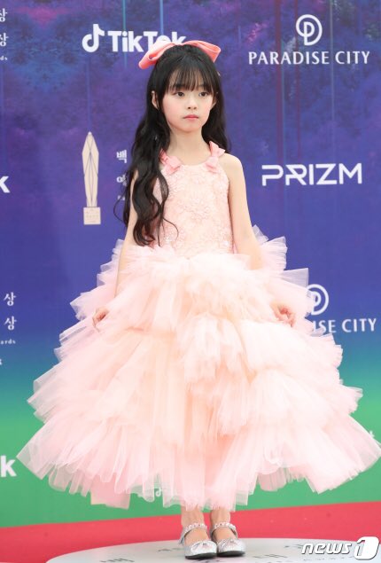 infodrakor_id's tweet photo. Dedek Yesol udah kayak princess 😍✨

#OhJiYul #BaeksangArtsAwards2023 https://t.co/odRpo4nUvS