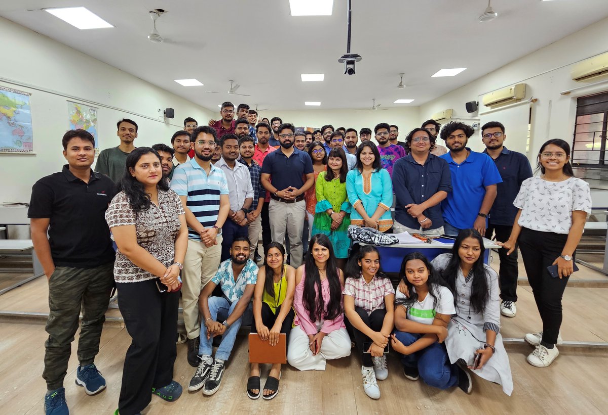 IIMC_India's tweet photo. Dept. of AD &amp; PR held a workshop on ChatGPT &amp; the Power of AI in PR with Mr. @hemantgaule, Dean, @SCoReInd. He discussed the potential of ChatGPT &amp; the power of AI in PR and demonstrated various ways in which ChatGPT can be effectively utilised to consume &amp; create content. https://t.co/00a95L4vCz