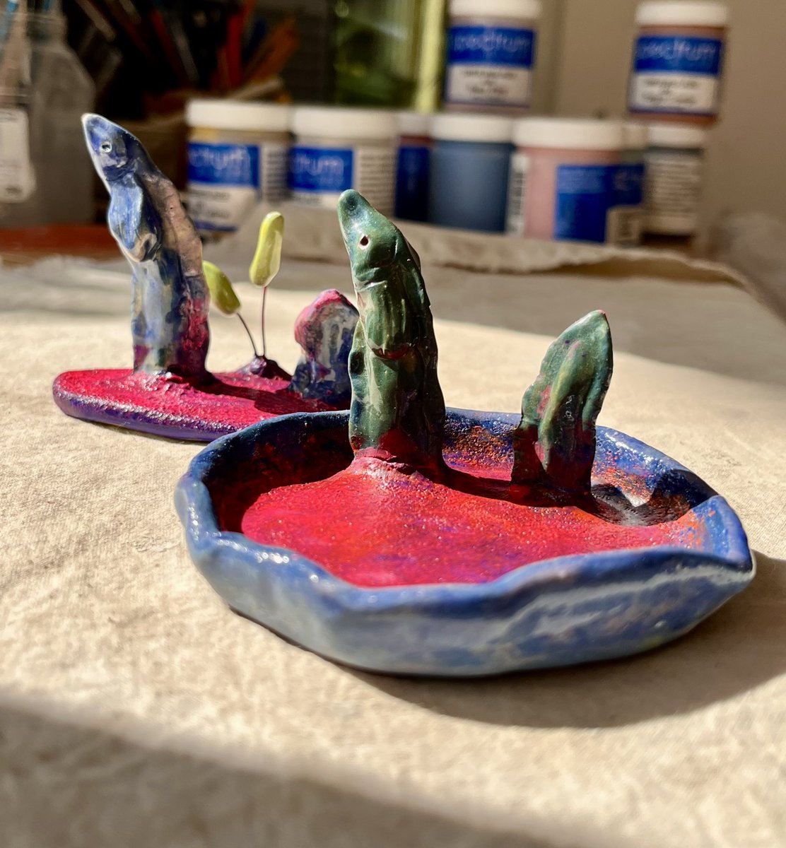 SAT 29th April 
Hola! My art and I will be at the #eelsday at the Jubilee Gardens in #ely #Cambridgeshire. These are the ceramics I made for the occasion 🤗 See you there!  <a href="/visitely/">Visit Ely</a> <a href="/SpottedInEly/">Spotted In Ely</a> 
etsy.com/uk/shop/Bazaar… 
#cityofely #visitely #thefens #eels #handmadeceramic